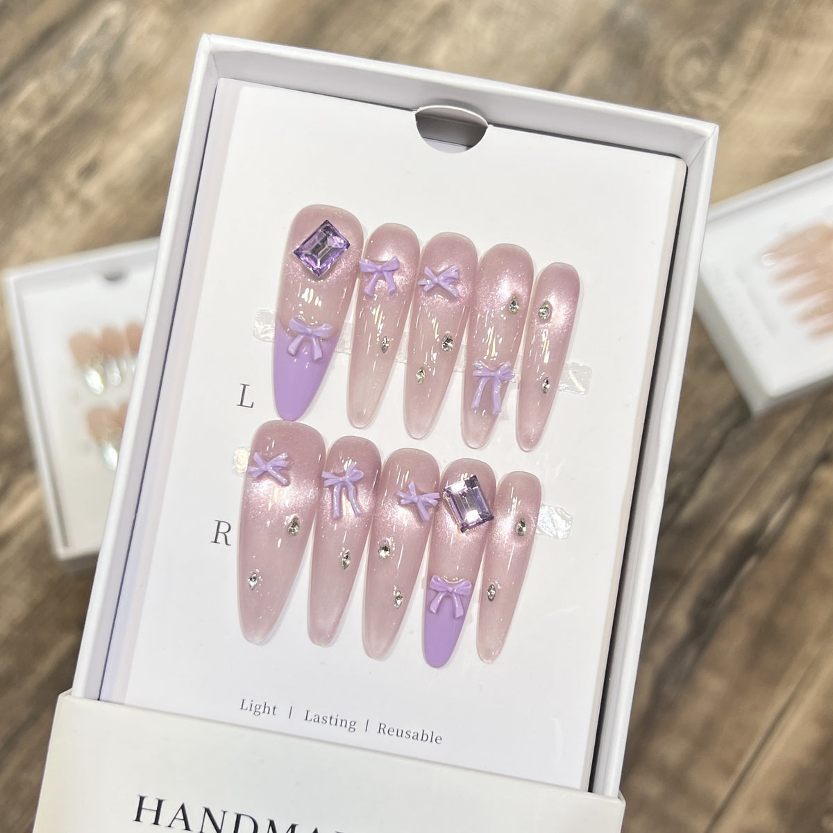 Elegant Handcrafted Press-On Nail Art Set Acalora