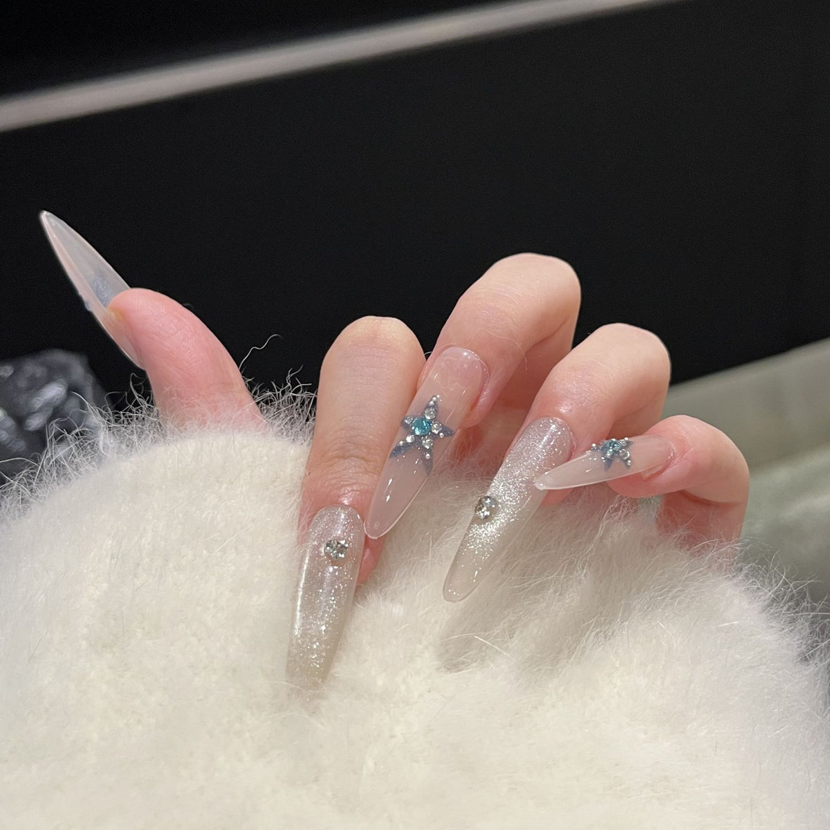 Star-Accent Press-On Nail Art Set Acalora