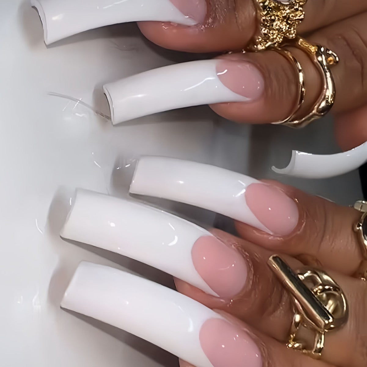Premium French Tip Press-On Nails Acalora