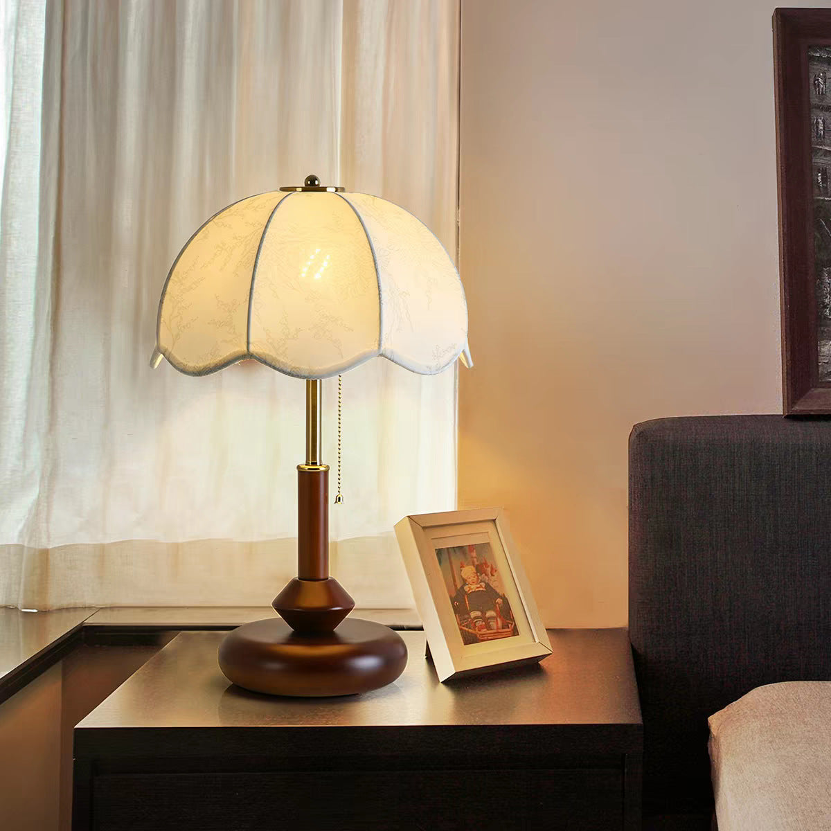 Vintage-Inspired Table Lamp