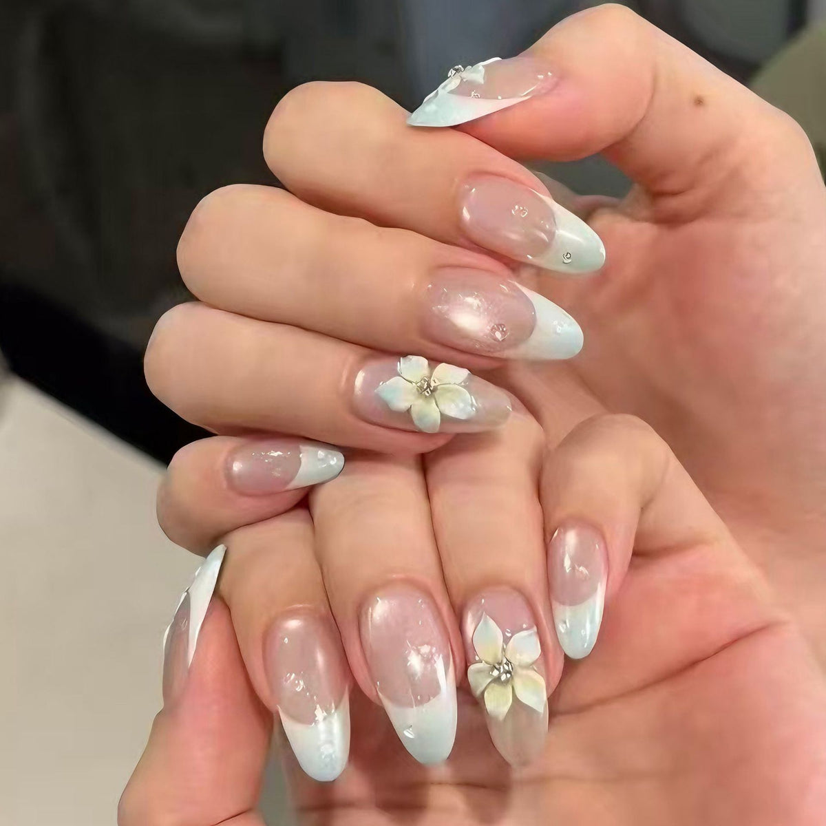 Acrylic nail set with elegant floral design Acalora