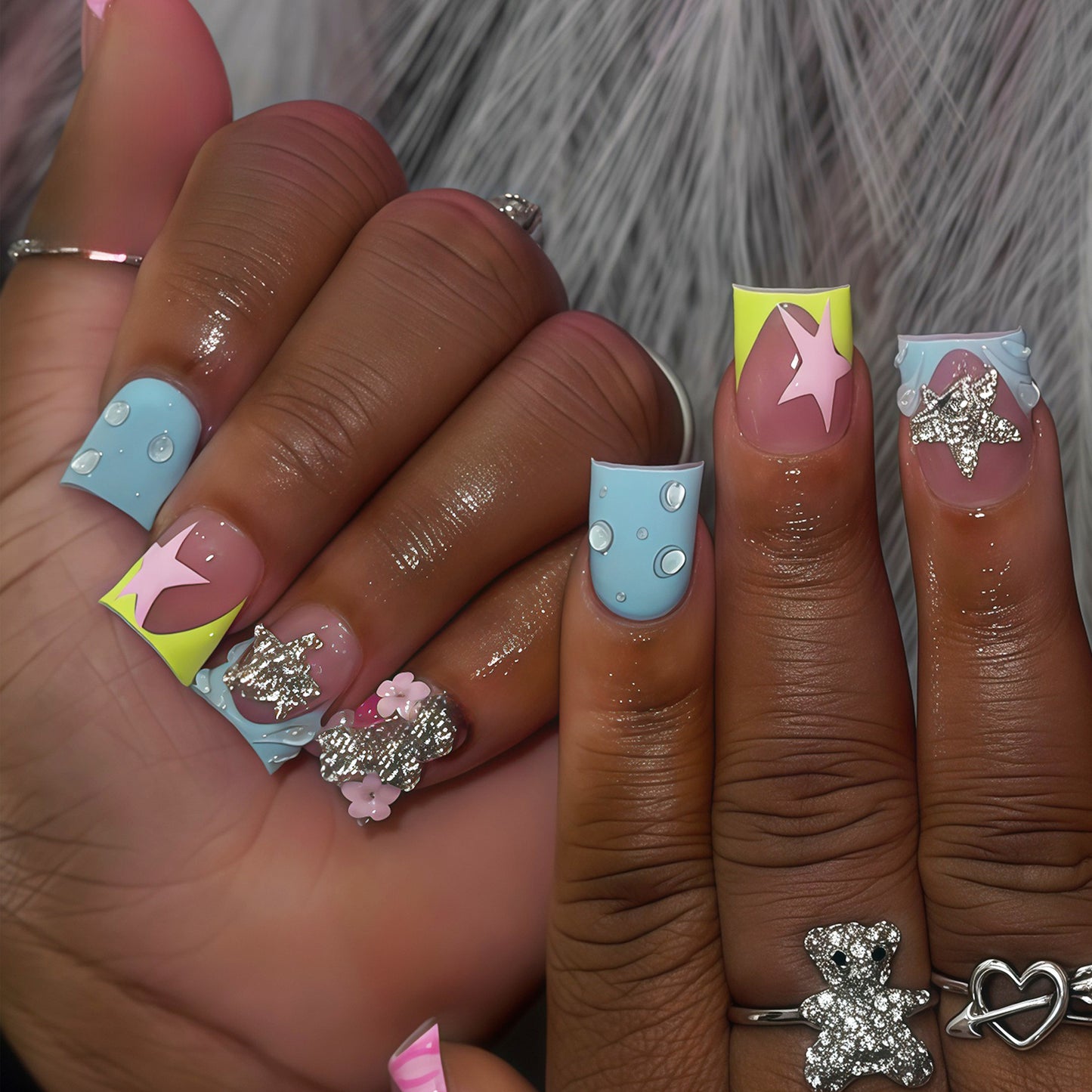 Artistic Themed Press-On Nail Art Set Acalora