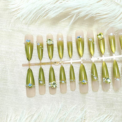Artificial nail set with glamorous jewelry embellishments Acalora
