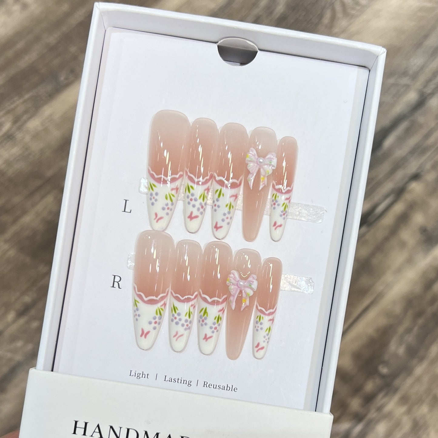 Elegant Floral Stiletto Press-On Nail Art Set Acalora