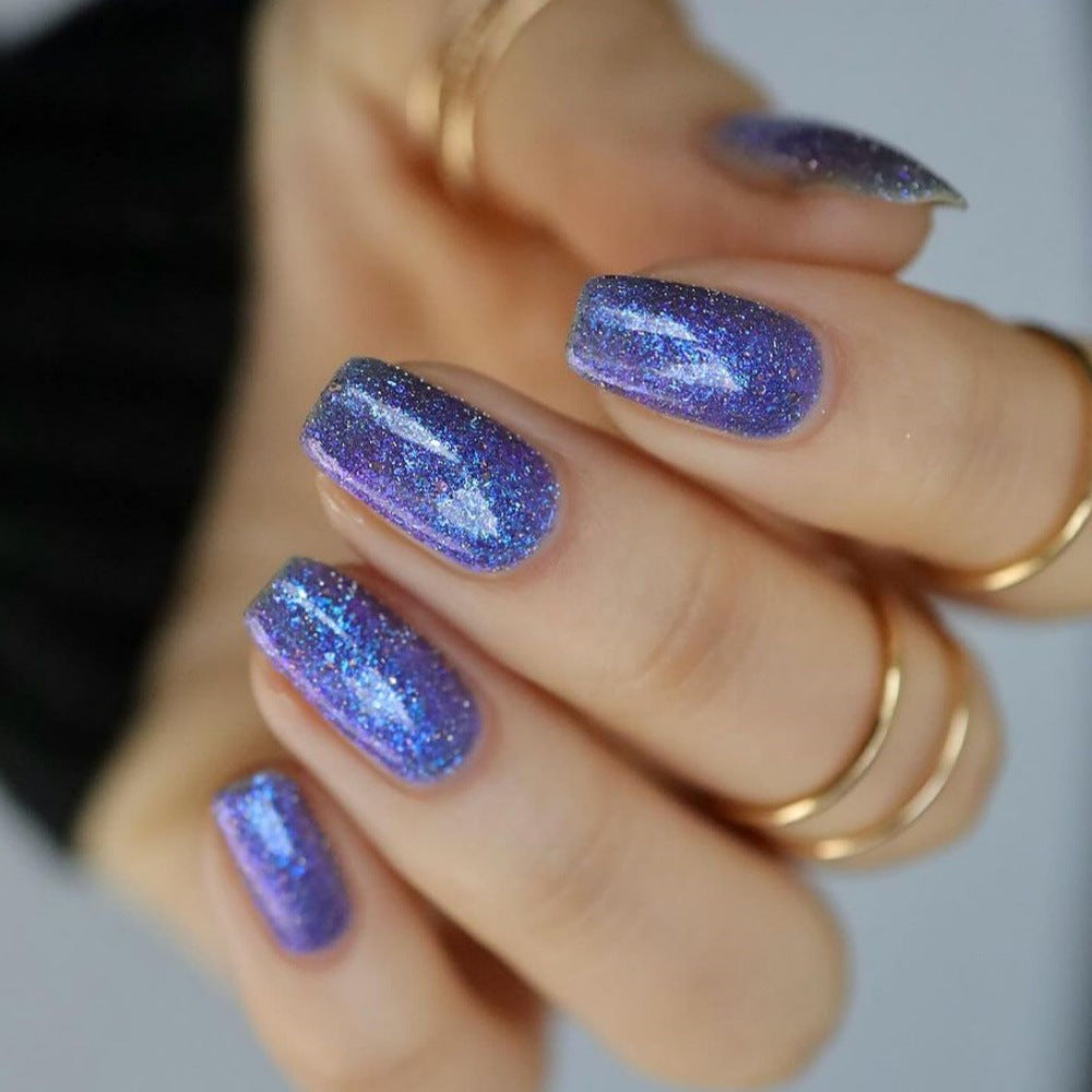 Glittering artificial nails in an elegant color scheme Acalora