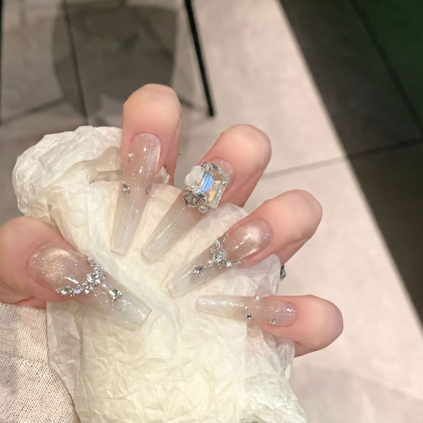 Elegant Rhinestone-Embellished Press-On Nail Set Acalora