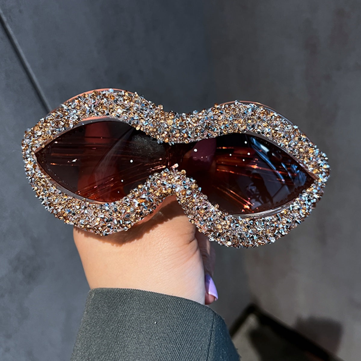 Women statement sunglasses with sparkling crystal embellishments Bowlift