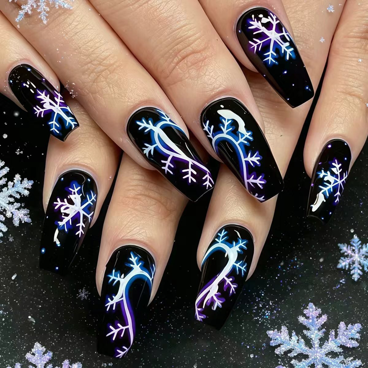 Artistic Snowflake-Pattern Nail Art Acalora