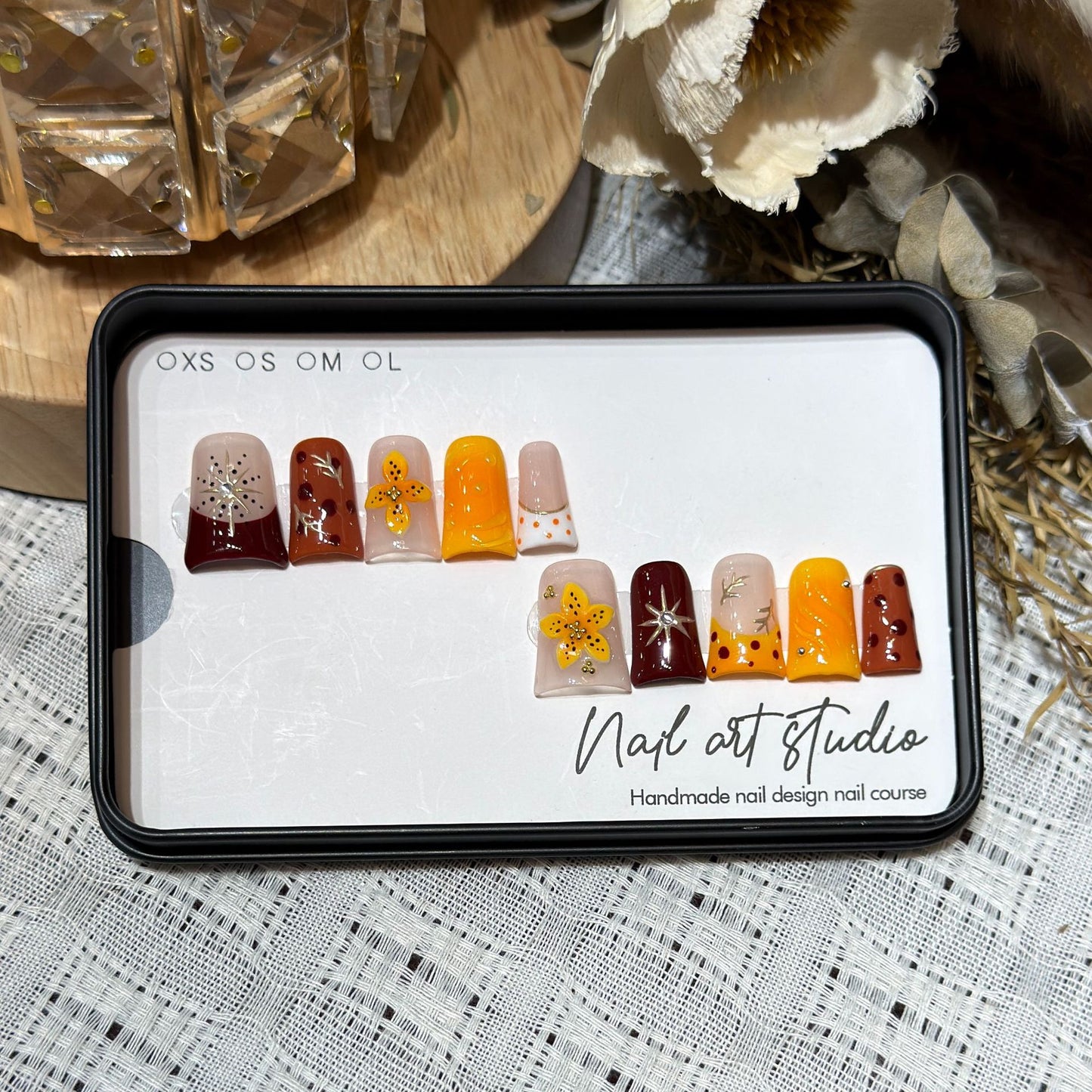 Handmade Floral Press-On Nail Set Acalora
