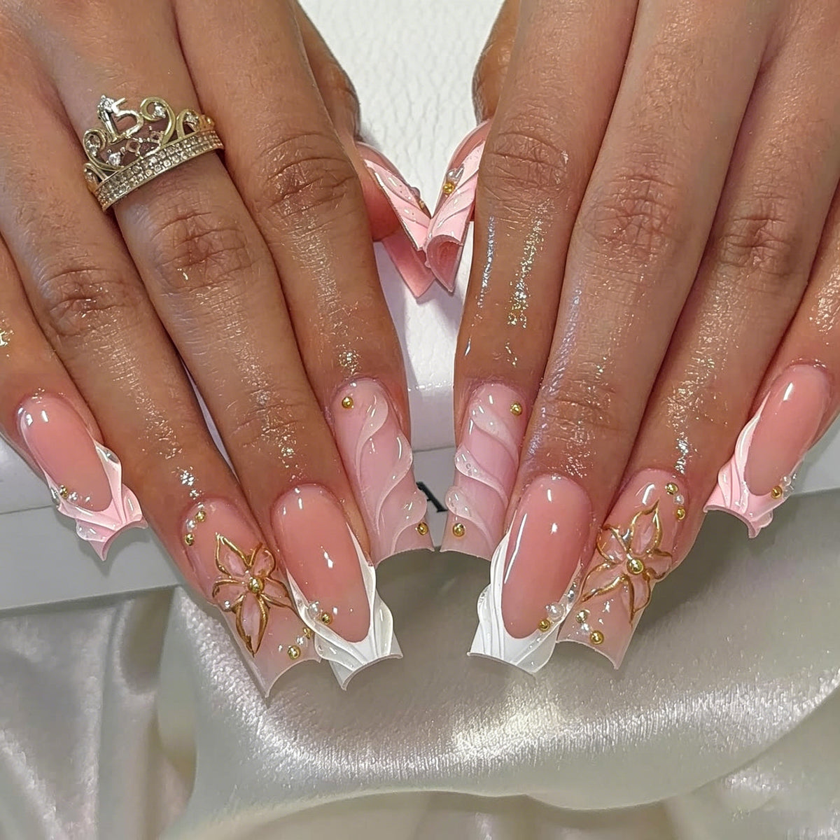 Artificial Nail Set with Elegant 3D Flower Accents Acalora