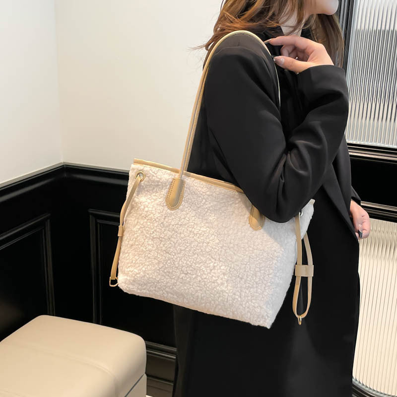 Oversized Faux Fur Tote Bag Acalora