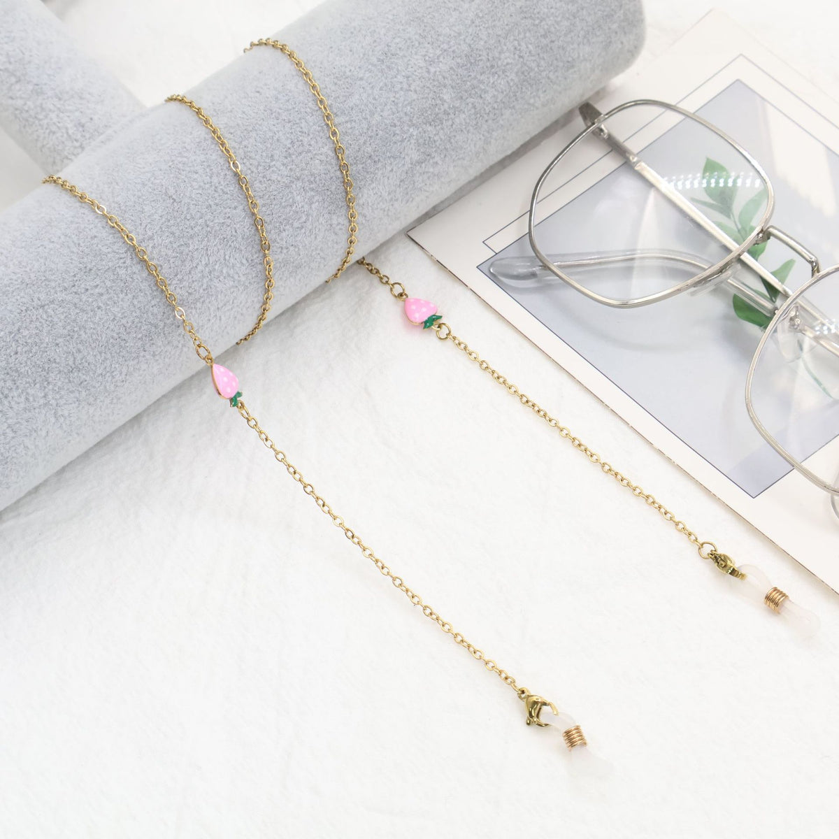 Stylish Eyewear Chain Acalora