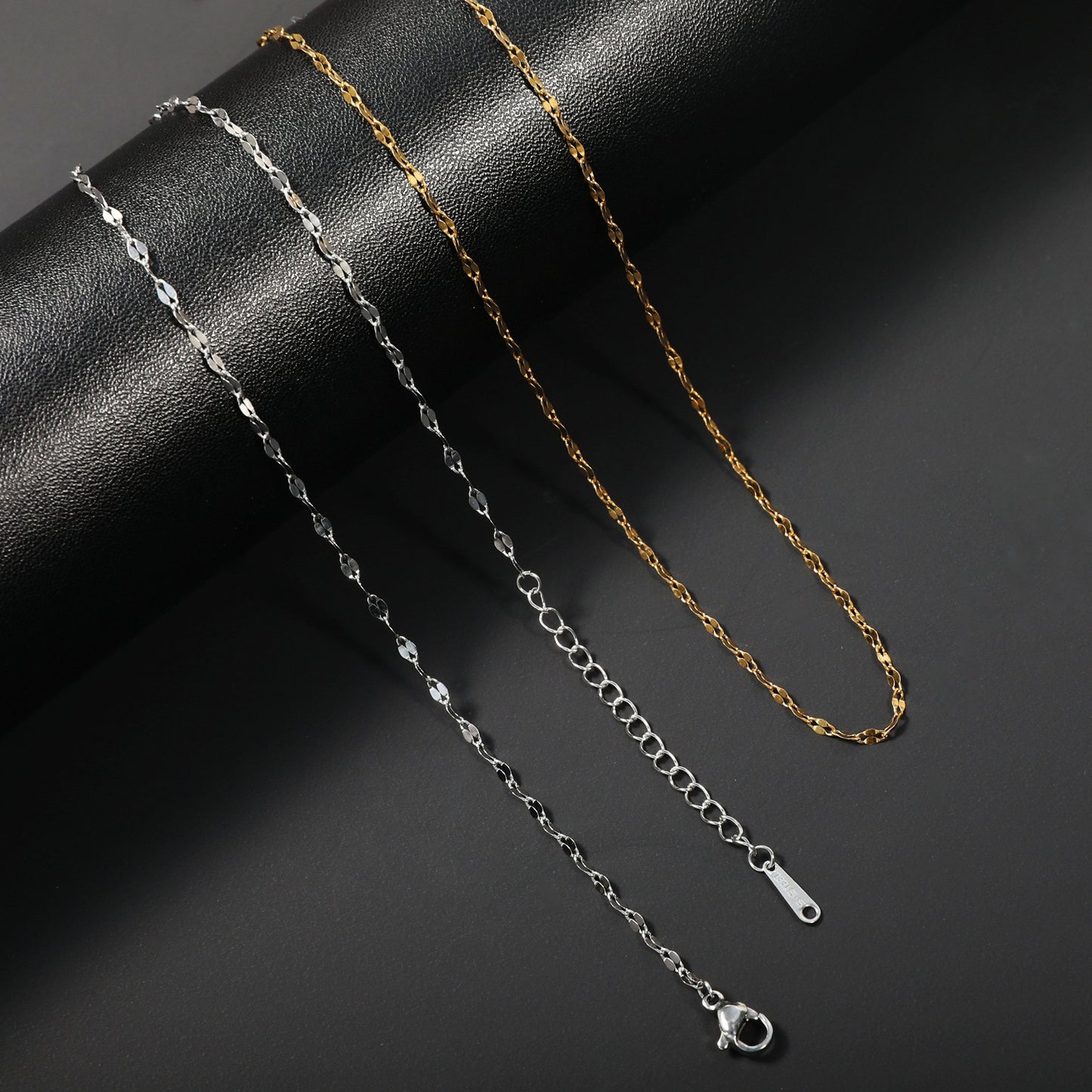 Elegant Interlaced Chain Necklace Acalora