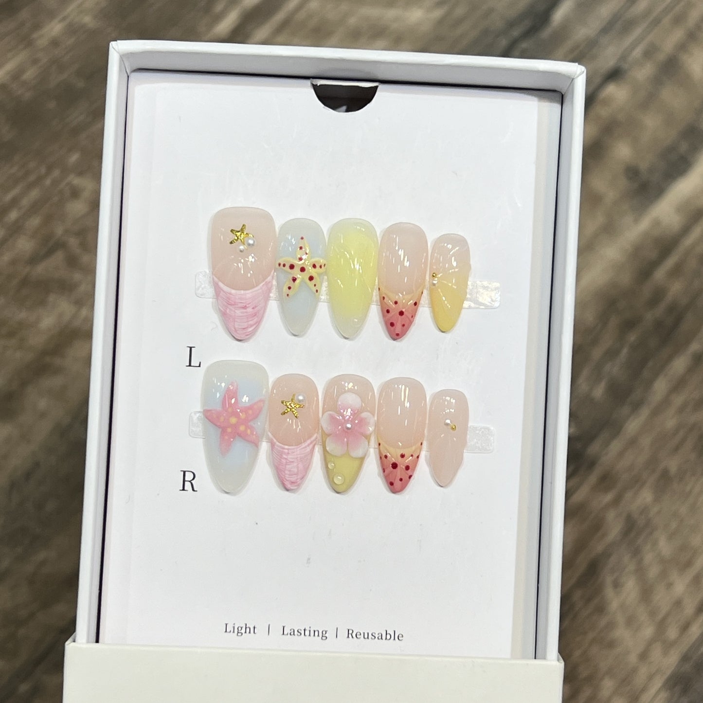 Summer-Inspired Press-On Nail Art Set Acalora