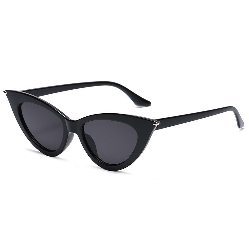 Women's Cat-Eye Sunglasses with luxurious design and UV protection Karnz