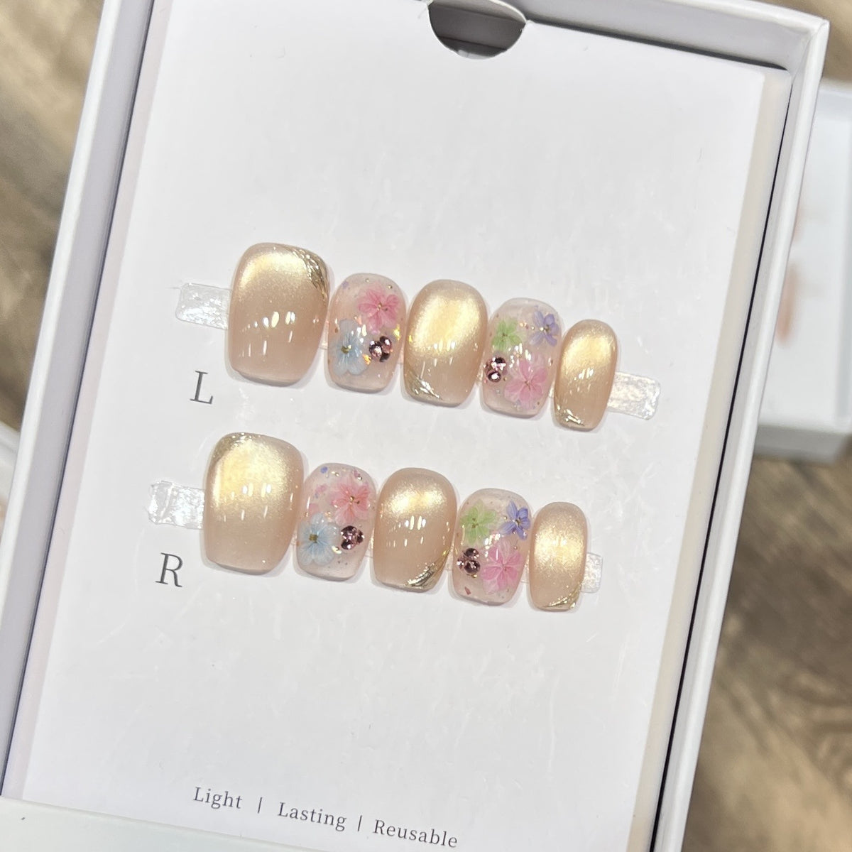 Artistic Floral-Design Press-On Nail Set Acalora