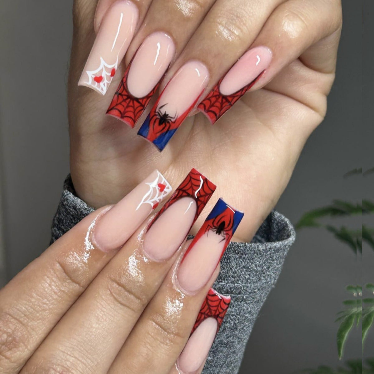 Artistic Themed Press-On Nail Art Set Acalora