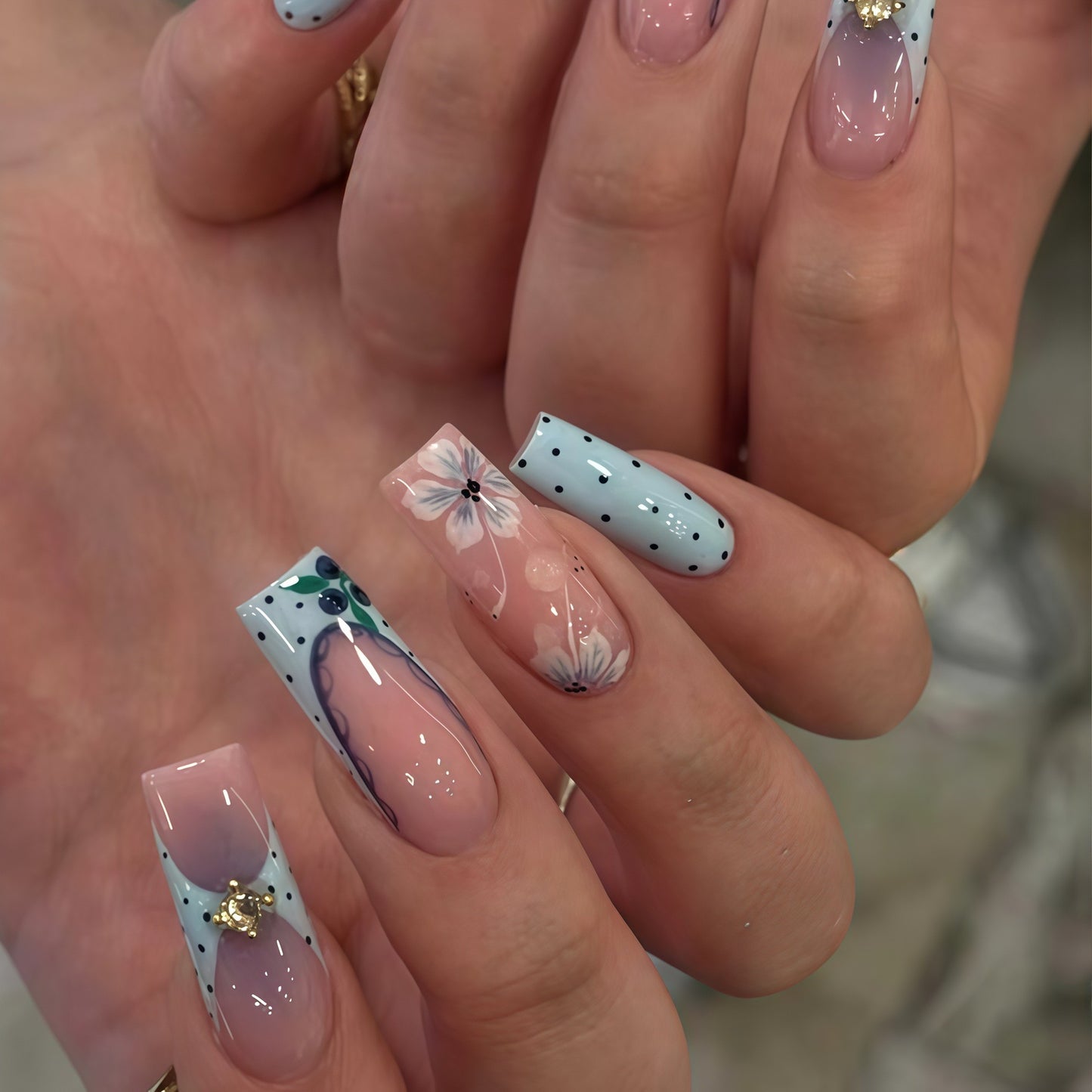 Floral Elegant Press-On Nail Set Acalora