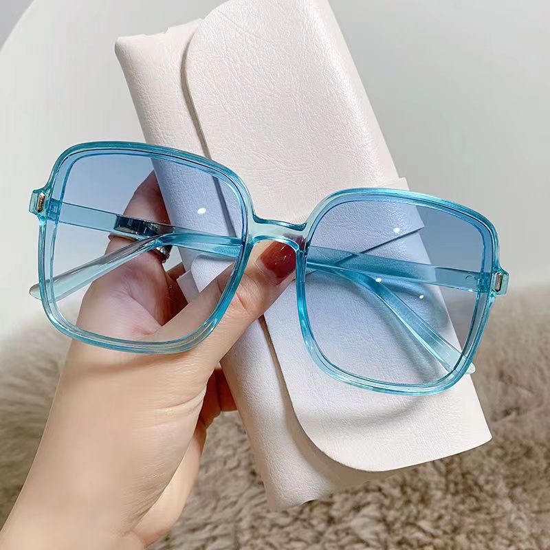 Women's square oversized sunglasses with integrated UV protection Skanto
