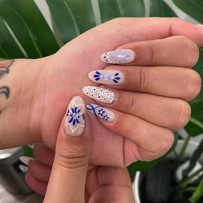Artificial nail set with unique patterns Acalora