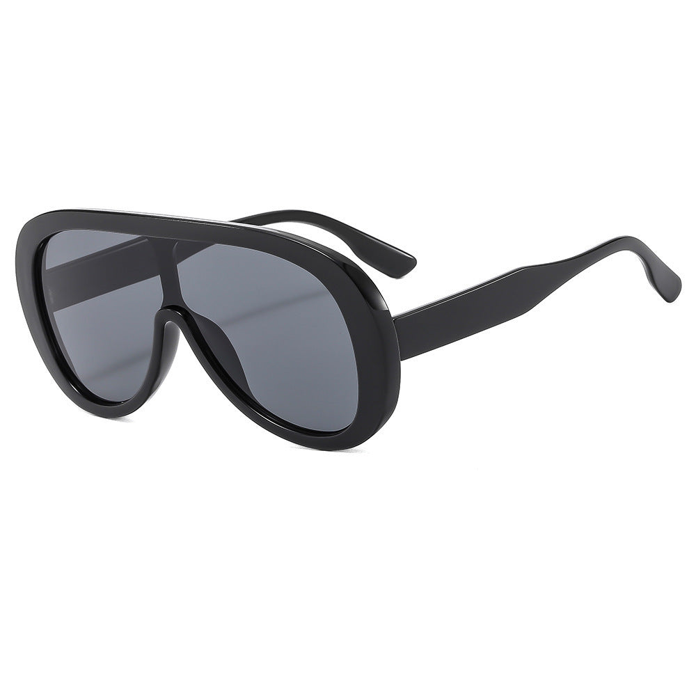 Ladies fashionable sunglasses with wide frame Bowlift