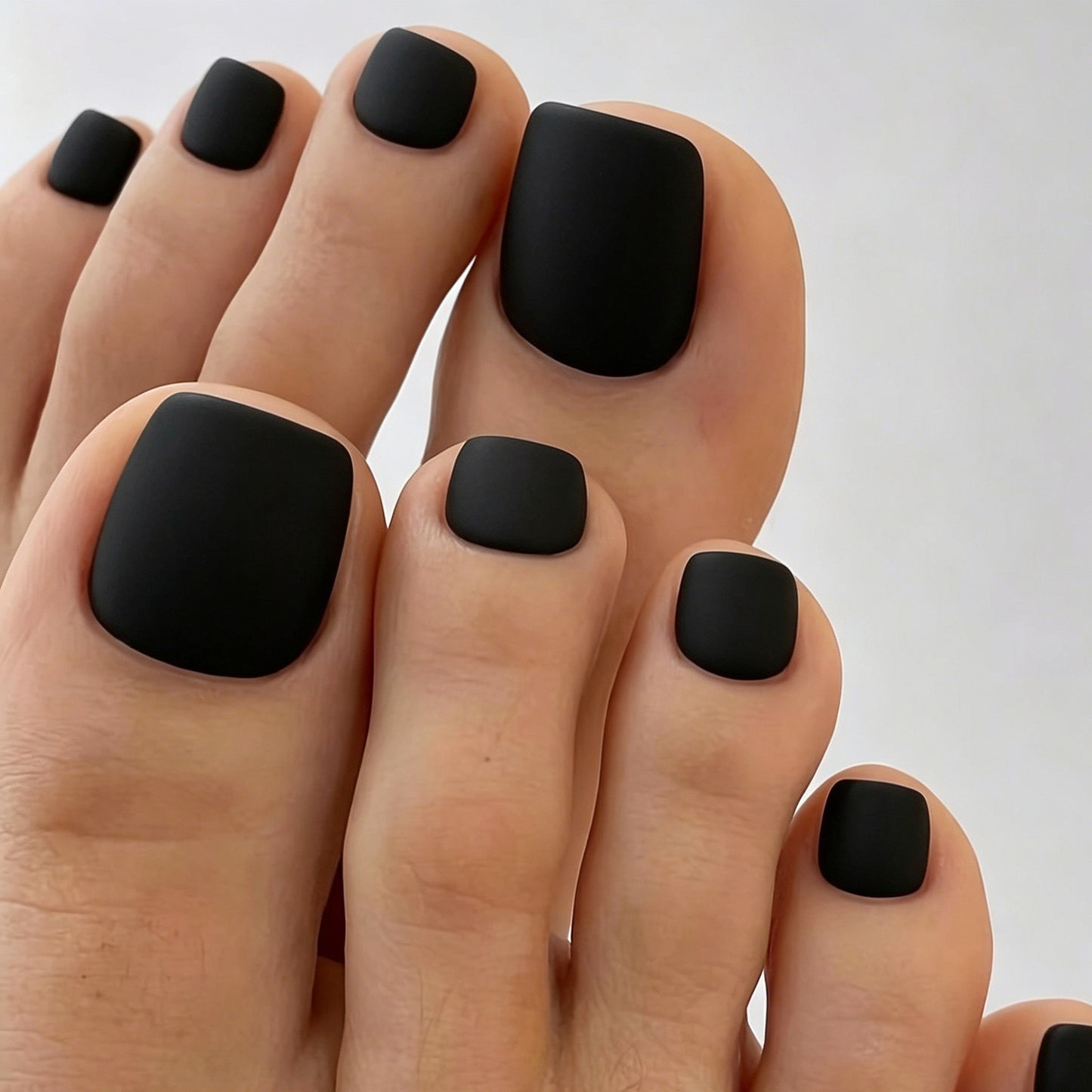 Artificial nails for elegant foot care Acalora