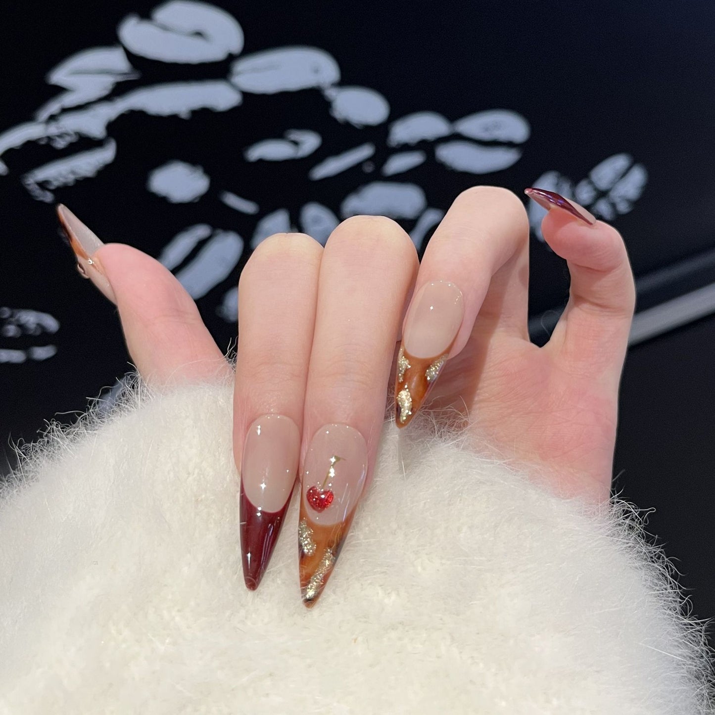 Artistic Floral Design Stiletto Press-On Nail Set Acalora
