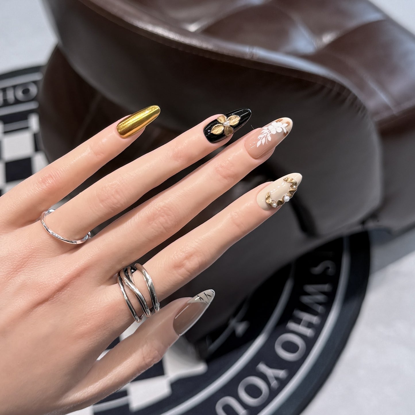 Artistic Press-On Nail Set with Decorative Floral Elements Acalora