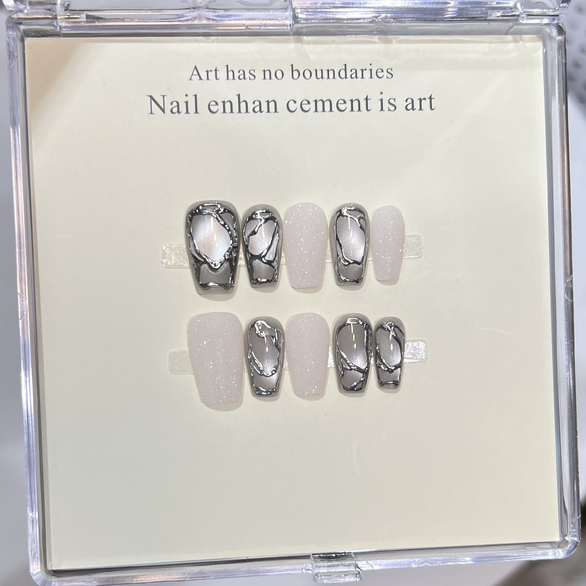Elegant Acrylic Press-On Nail Art Set with Metallic Design Elements Acalora