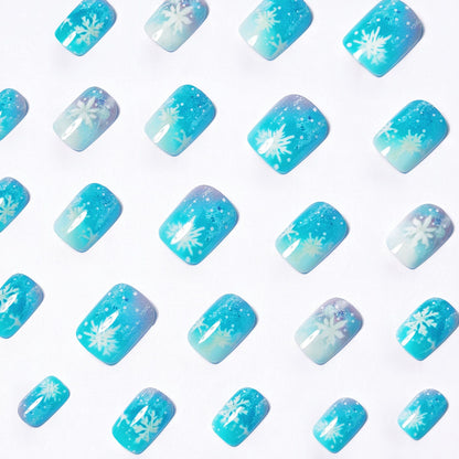 Winter-Themed Decorative Nail Art Acalora