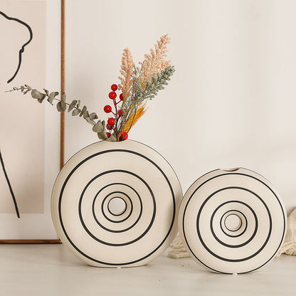 Modern and stylish ceramic vase Acalora
