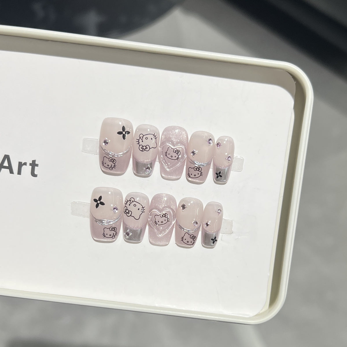 Themed Press-On Nail Art Acalora
