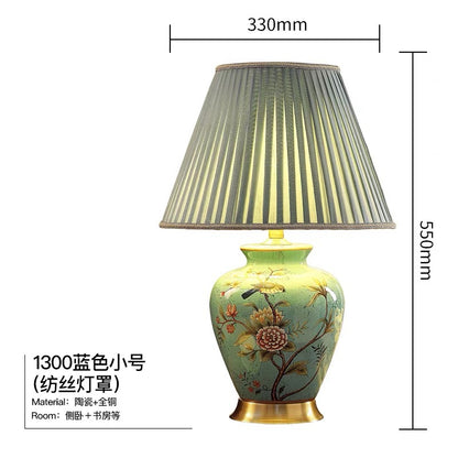 Vintage Floral Design Table Lamp