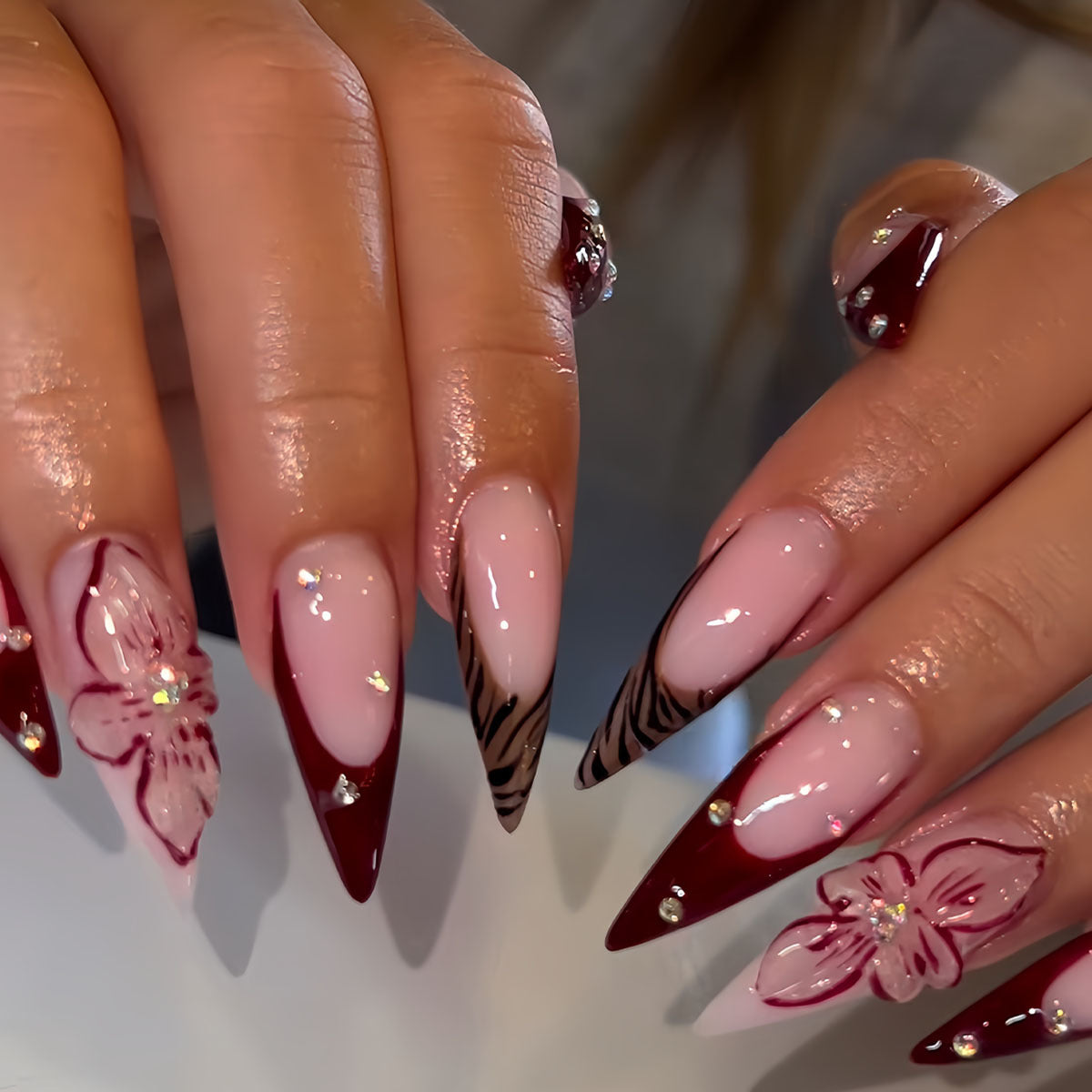Elegant Stiletto Press-On Nail Art Set with Floral and Geometric Designs Acalora