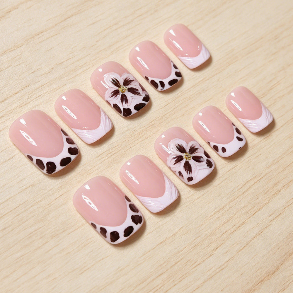Elegant Floral Decorative Press-On Nails Acalora