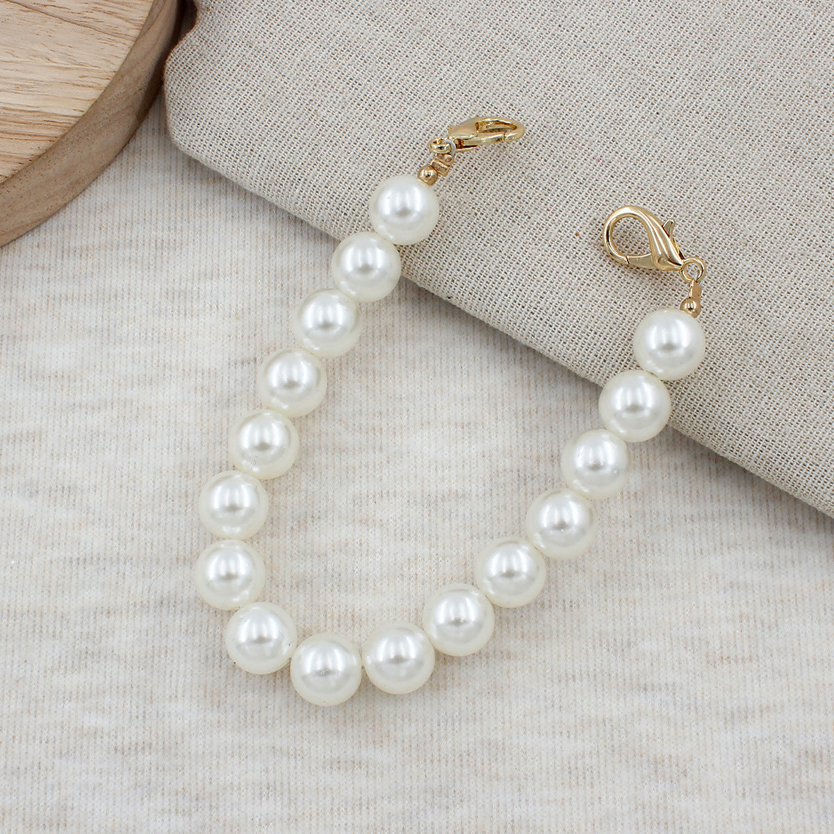 Elegant Pearl Accessory Acalora