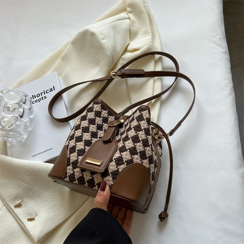 Stylish Knit Bucket Bag Acalora