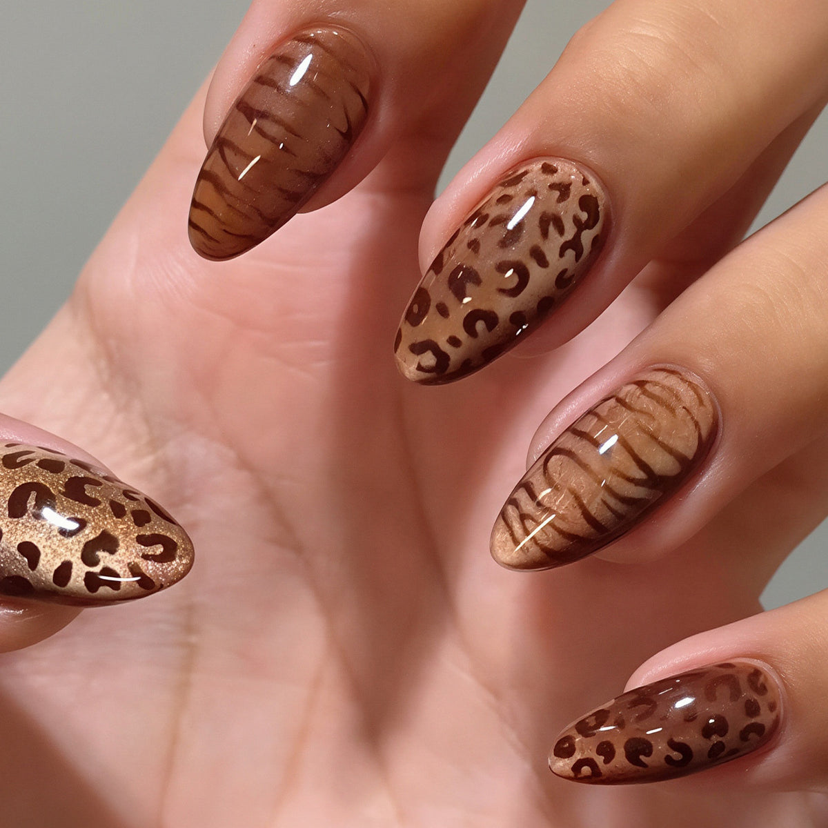 Stylish Animal Print Press-On Nail Set Acalora