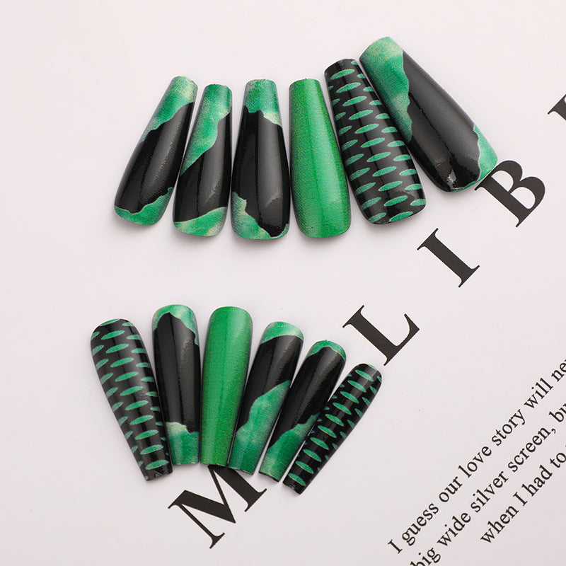 Artificial nails in an elegant design with a modern play of colors Acalora
