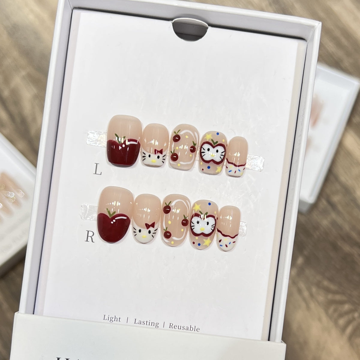 Artistic Character-Themed Press-On Nail Art Set Acalora