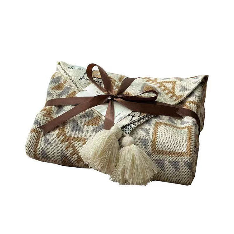 Stylish Geometric Pattern Throw Blanket