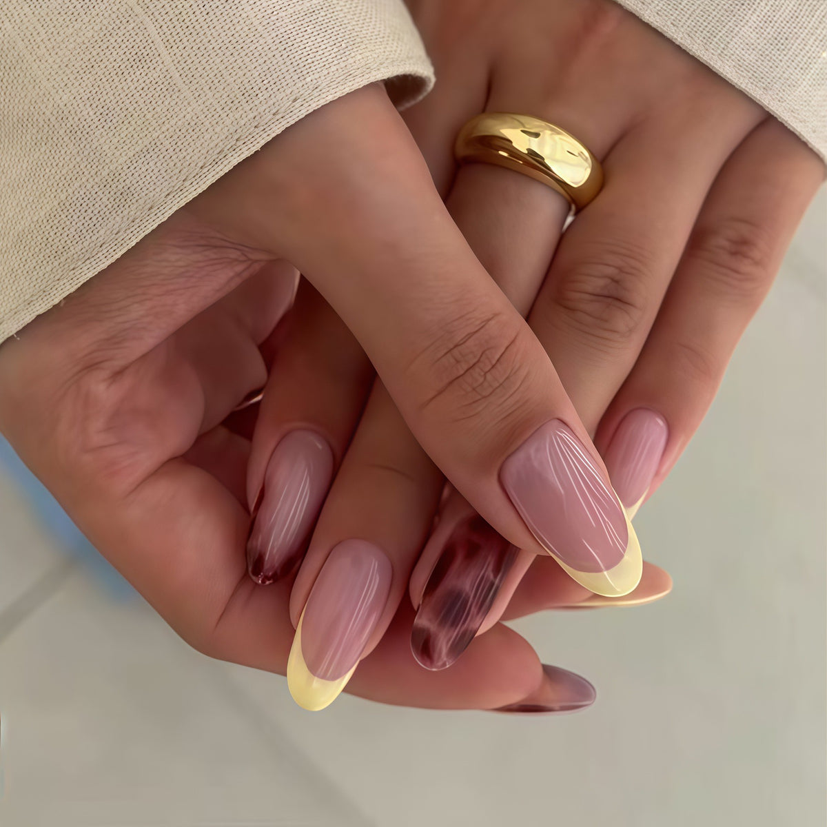 Elegant Gradient Press-On Nail Art Acalora