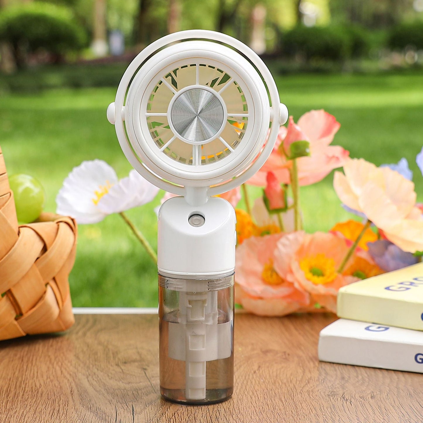 Women's portable mini-fan with integrated mist function Karnz