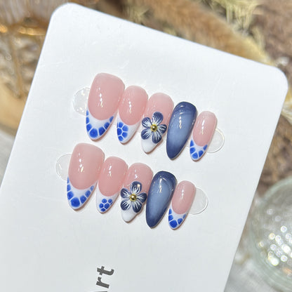 Artistic Press-On Nail Set with Floral and Geometric Accents Acalora