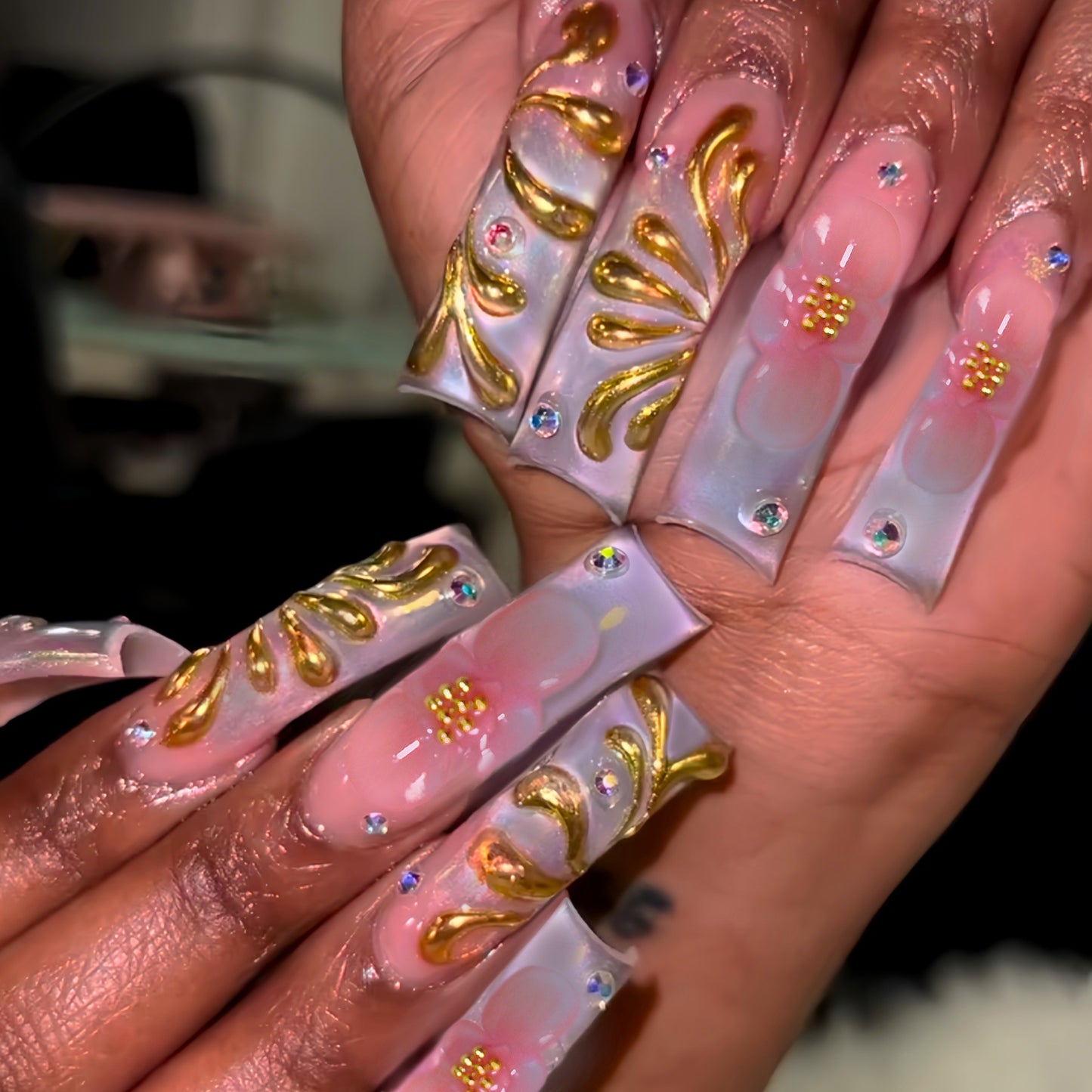 Glamorous 3D Floral Press-On Nails with Gold Accents Acalora