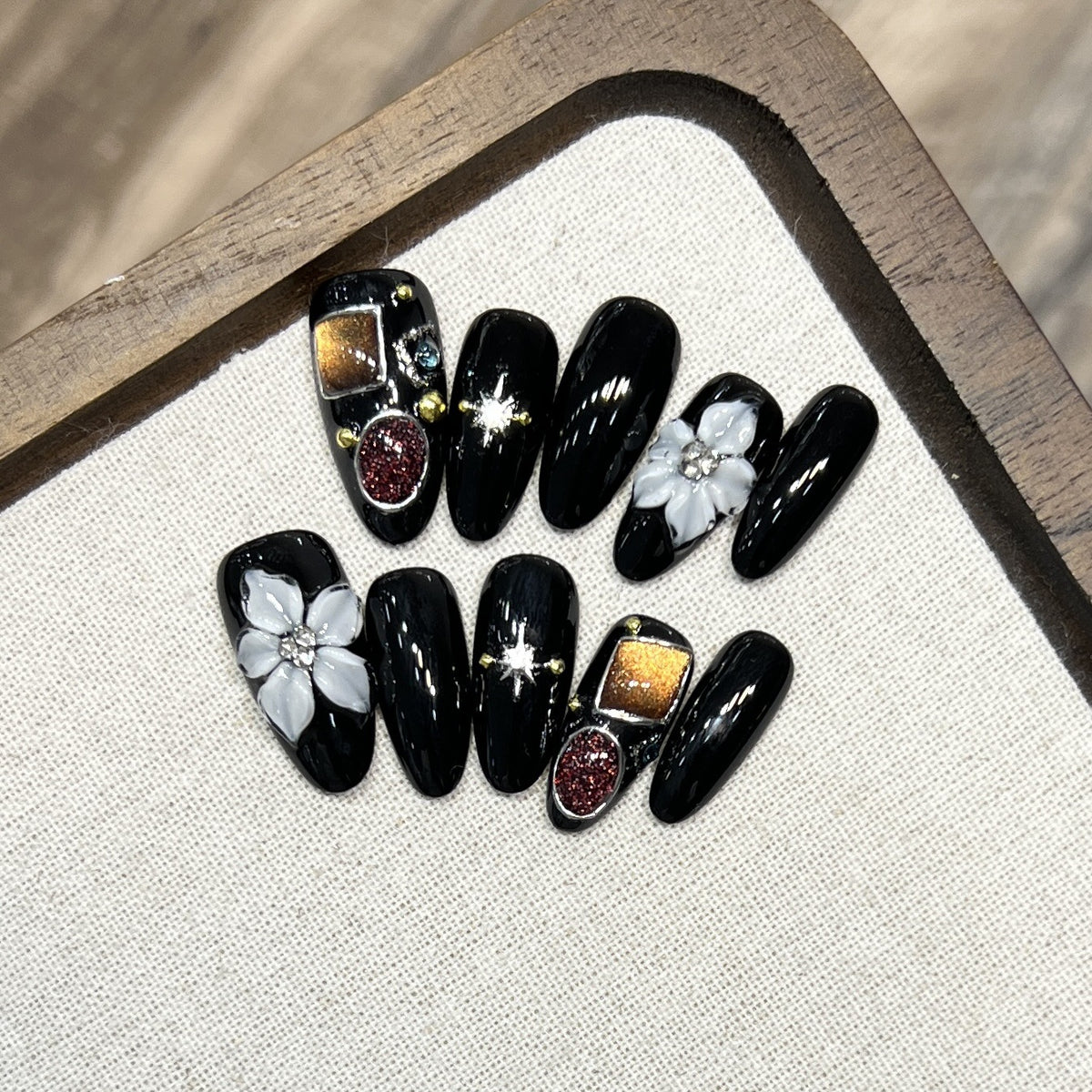 Reusable Press-On Nail Set Acalora