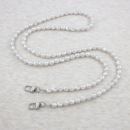 Elegant Pearl Eyewear Chain Acalora
