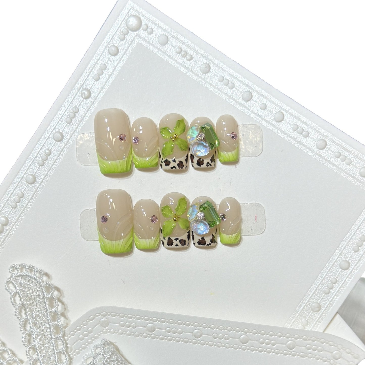 Floral-Themed Press-On Nail Set Acalora