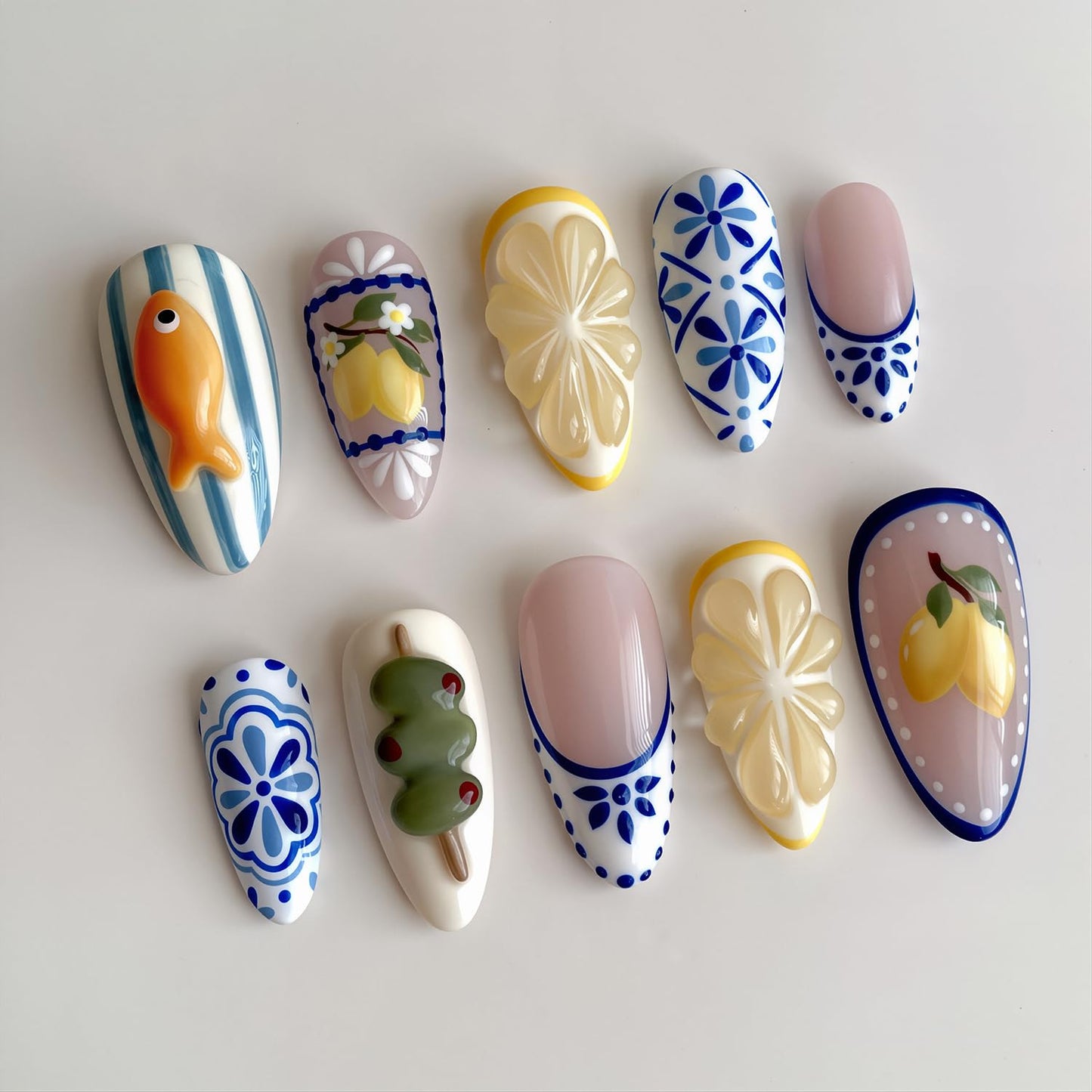 Artistic Themed Press-On Nail Set Acalora