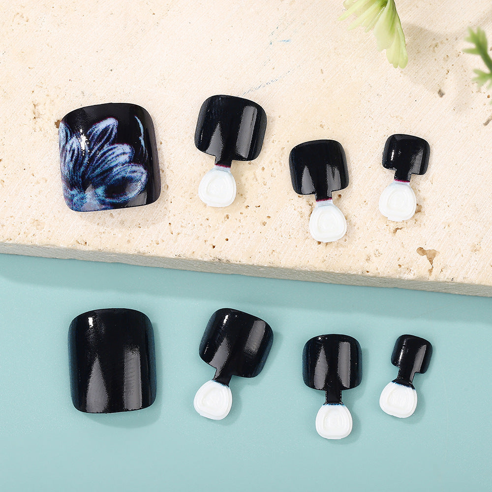 Glamorous artificial nails with floral accents Acalora